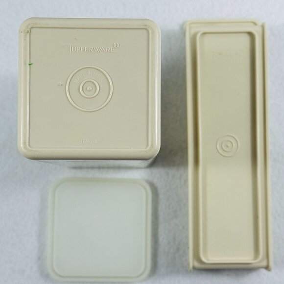Tupperware Beige Storage Container w/ Lid & Velveeta Cheese Keeper Model 1696-2 - Picture 4 of 10